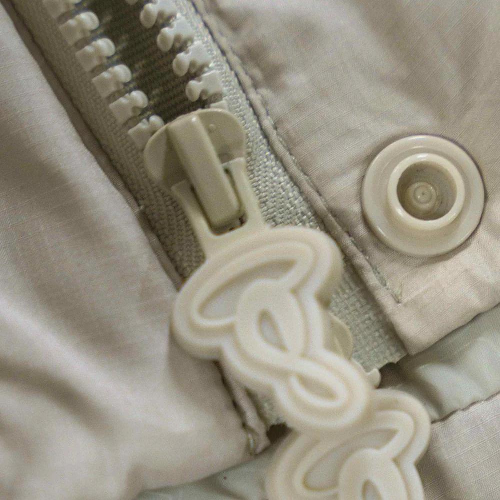 Synaworld 'Syna Logo' Jacket - Cream/Beige